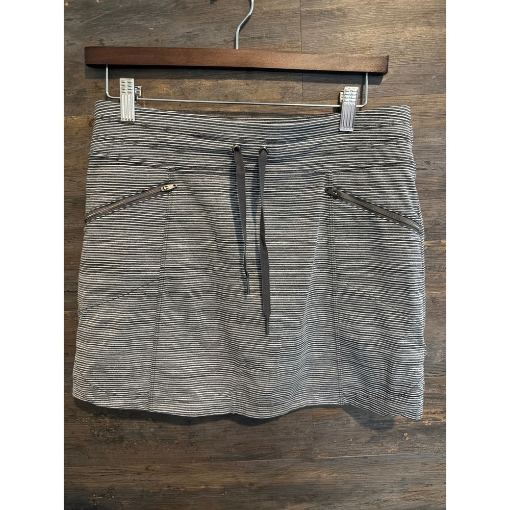 Athleta Striped Skort Gray White Active Skirt Pockets 75370 Womens Size S